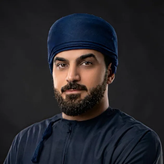 عمر خالد المحروقي | خبير عقاري ومدرب تسويق و تطوير أعمال